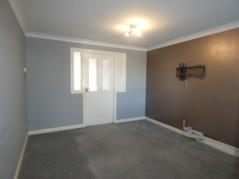 Lounge- click for photo gallery